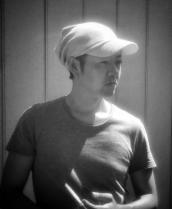 鈴木龍監督
