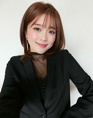 東 紗友美